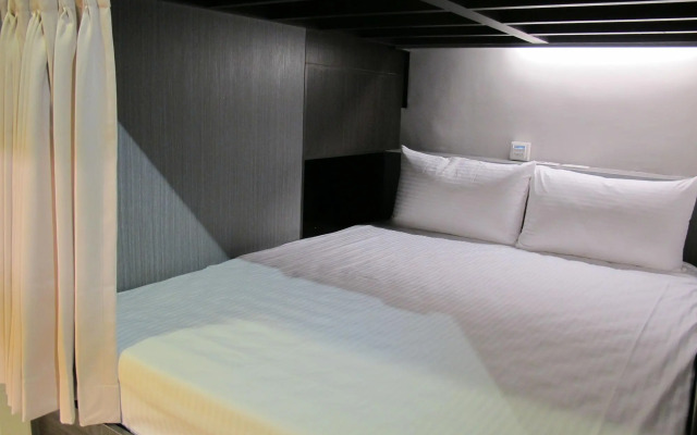 Uno Backpackers Inn