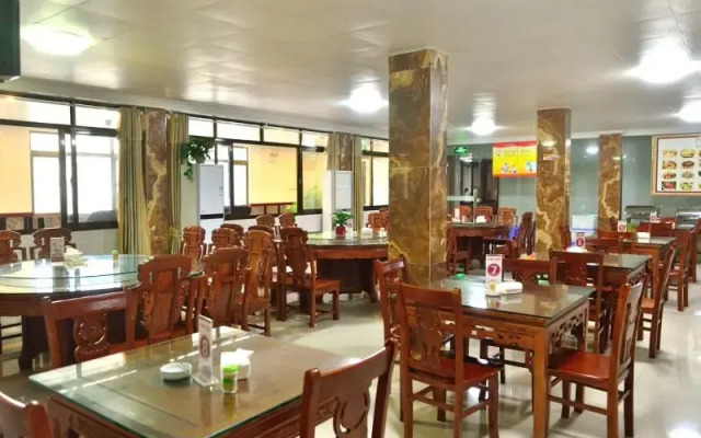 GreenTree Alliance Chizhou Jiuhuashan Zodiac statue of God Hotel