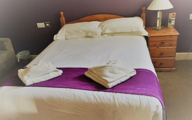 Halfway House Inn Country Lodge