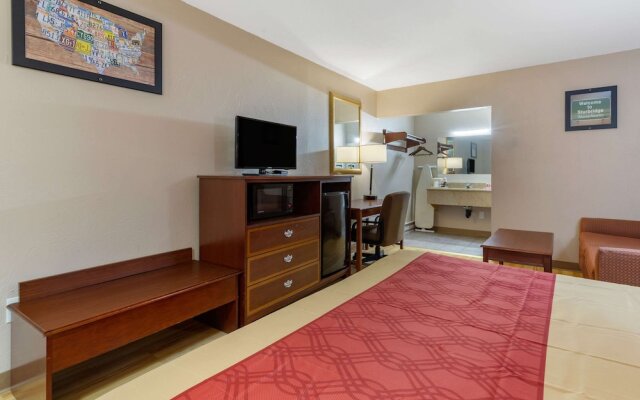 Econo Lodge Sturbridge