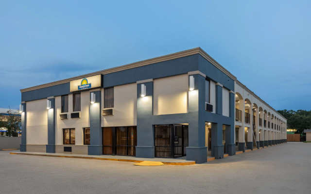 Days Inn by Wyndham Slidell