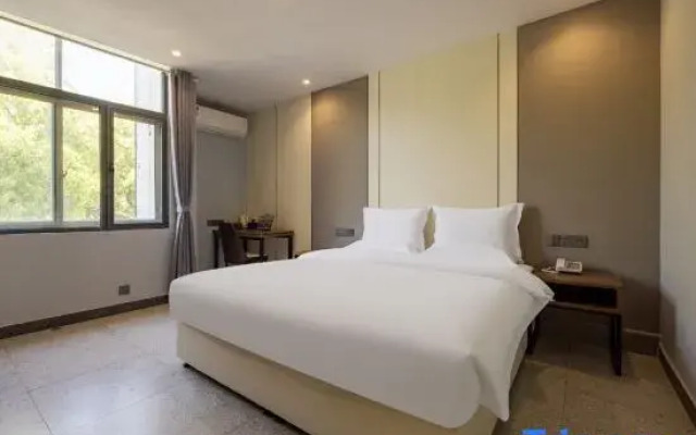 Yuyao Jjiangnanbusiness Hotel