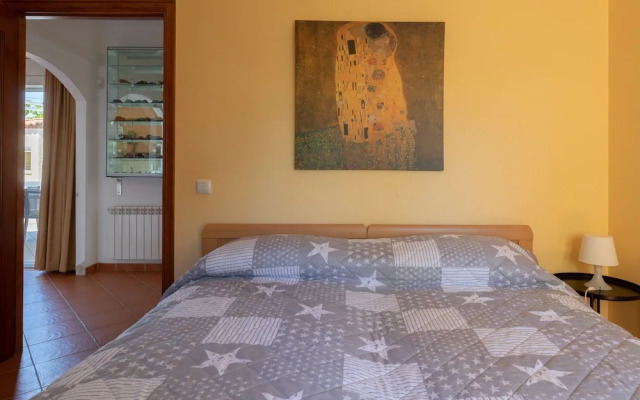 Delux Villa in Vilacolum With Swimming Pool