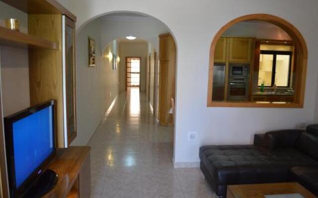 The April Maisonette