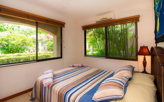 Charming Unit With Pool Sleeps 4 - Walk to Brasilito Beach