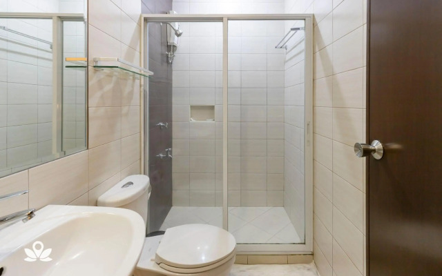 Lorenzzo Suites Hotel