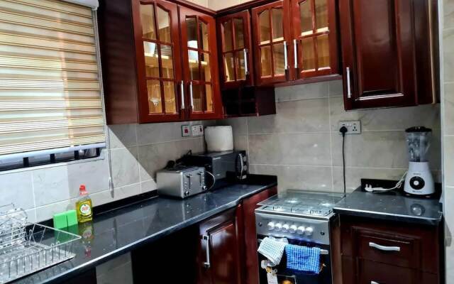 Cozy,quiet & Fantastic- Close to Highway - Parking