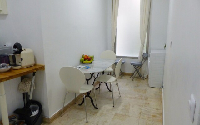 Rue Turgot Apartment