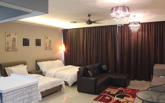 De Houz - Trefoil Setia Alam Home Stay
