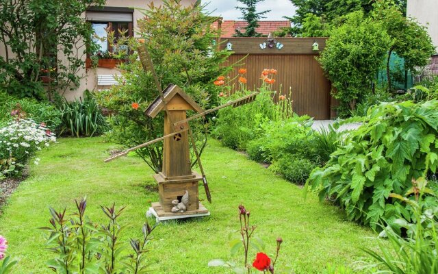 Quaint Apartment in Zella-mehlis With Garden