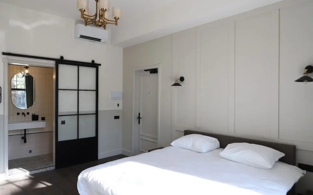 Royal Hotel
