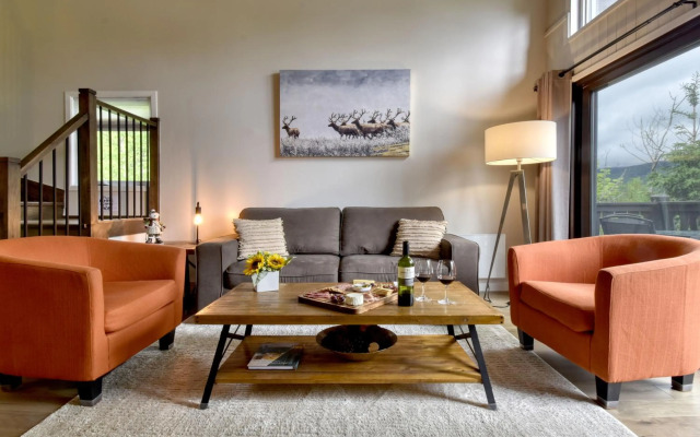 Stunning Condo - View on Lake Tremblant & Mountain