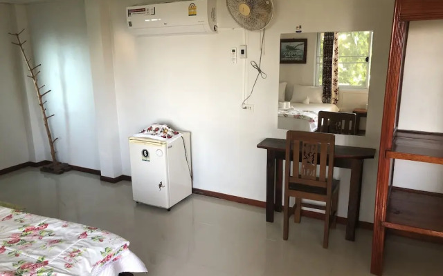 High Bar Rooms and Bungalows - Adults Only