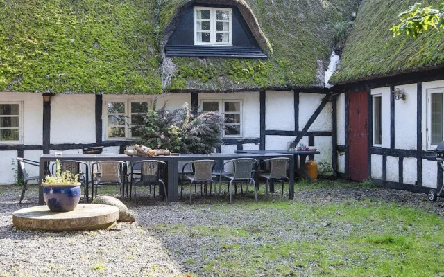 15 Person Holiday Home in Hundslund-by Traum