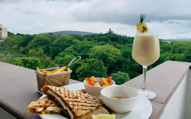 The Sierra - By The Lake