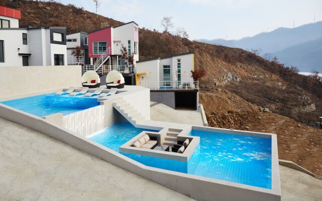 Pool Villa Shiny River
