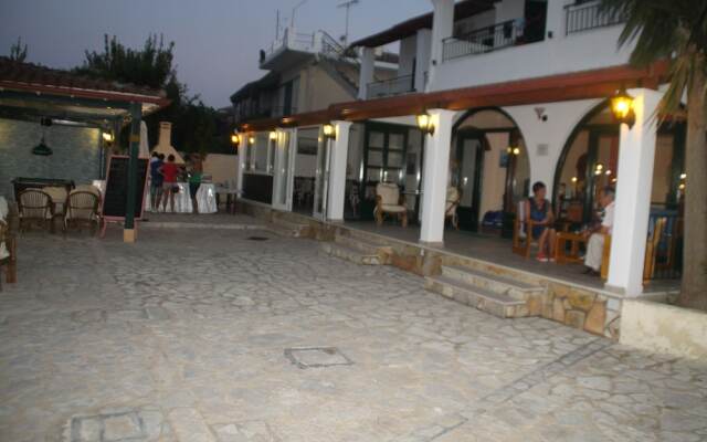 Akti Panela Beach Hotel