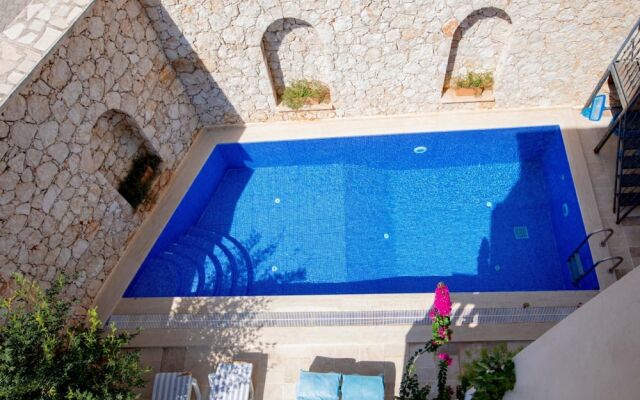 Invigorating Villa With Shared Pool in Kas
