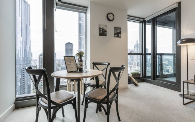 Trendy Melbourne 2 Bedroom Apartment by BnB Pro