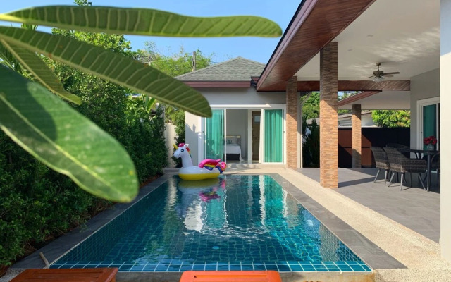 Private Villa with Pool near Laguna