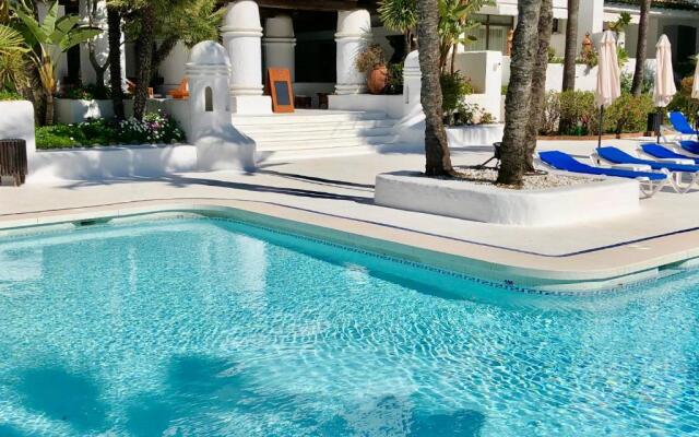 Luxury apartment in La Isla, Puerto Banus