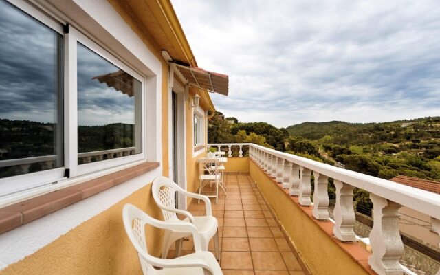 Apartment with One Bedroom in Vidreres, with Wonderful Mountain View, Enclosed Garden And Wifi - 8 Km From the Beach