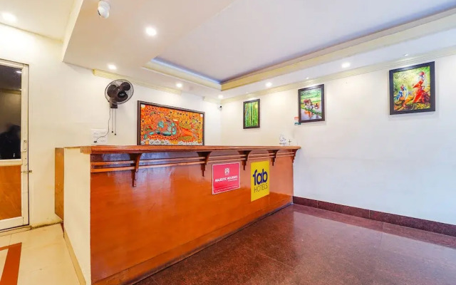 Fabexpress Majestic Inn