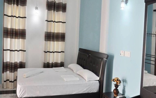 Yala Hotel River Front