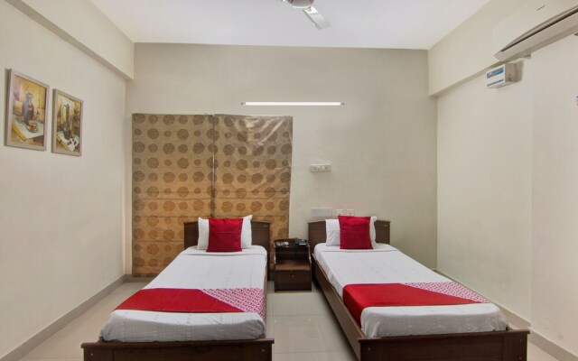 OYO 20008 SilverKey Madhapur