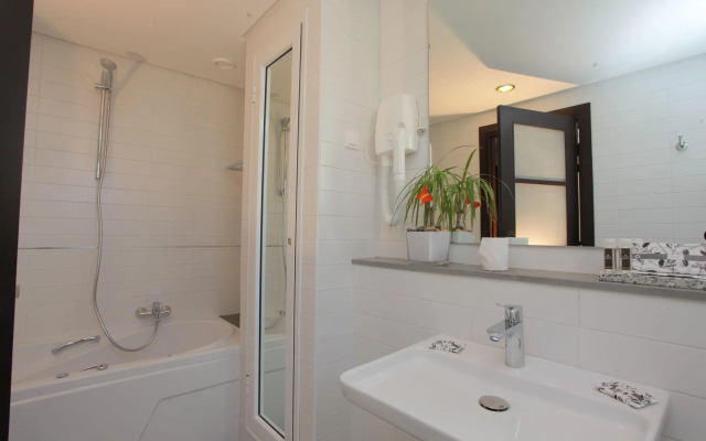 Corail Suites Hotel