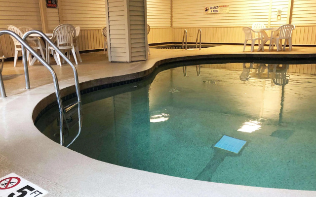 Magnuson Hotel Copper Crown