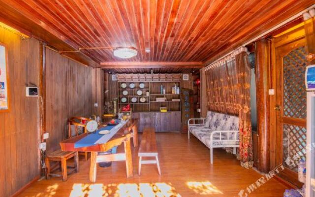 The Lijiang Ayan Inn Shangpeng Court