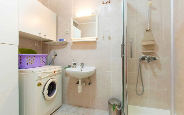 Welcoming Apartment in Tribanj With Terrace