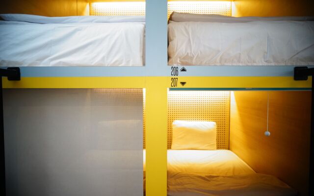 Borough Capsule Hostel Bali