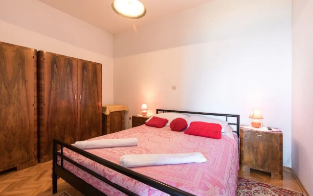 Apartment Lucia & Holiday Home Nino