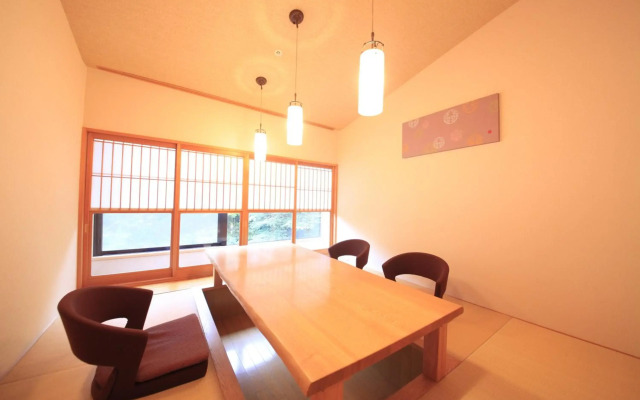 Ryotei Hanayura Ryokan