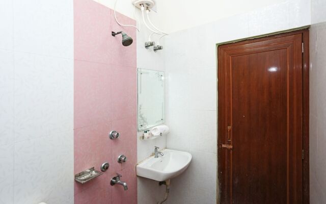 OYO 3066 D2 Holiday Inn