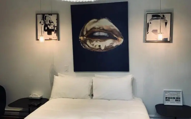 Studiotel Penfield Musees District