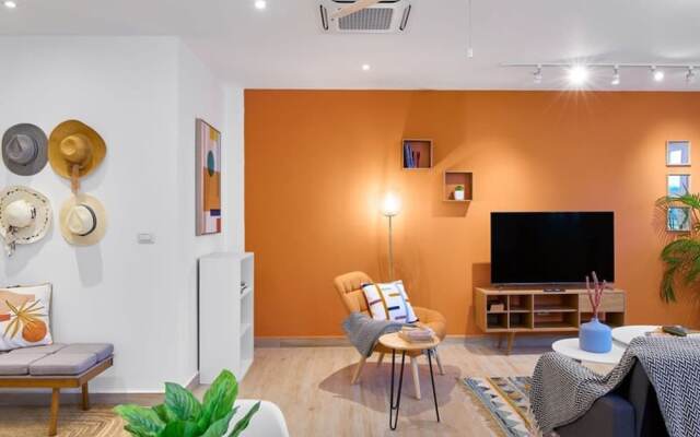 Cozy 1BR With Balcony in Panama