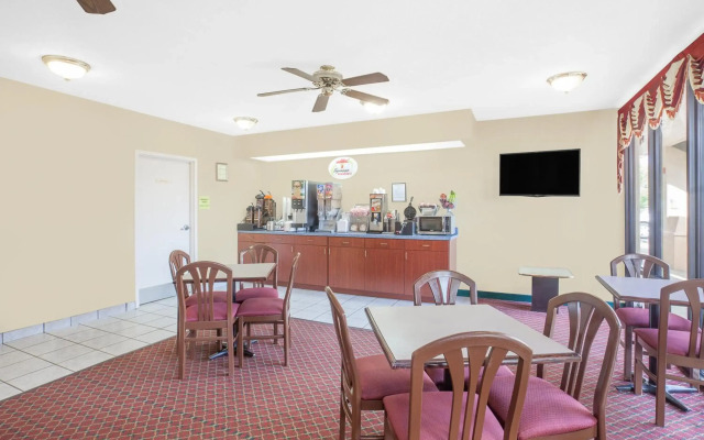 Super 8 by Wyndham Bulls Gap Greeneville Area