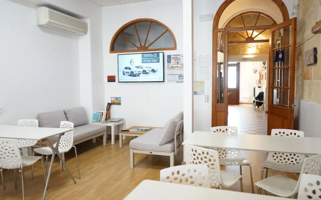 Hostel Menorca - Albergue Juvenil - Hostel in Ciudadela de Menorca - Photo 2