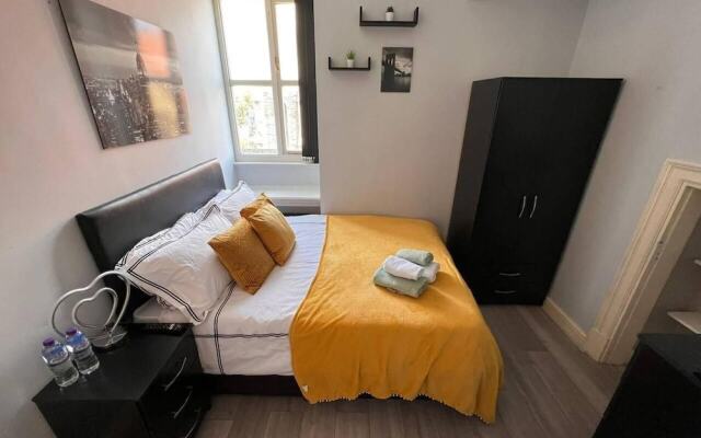 Impeccable 2-bed Apartment by Cardiff City Centre