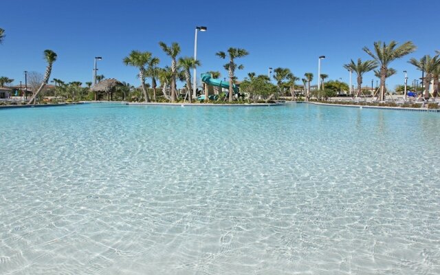 Opulent Villa, 10 Min to Disney, Pool & Spa