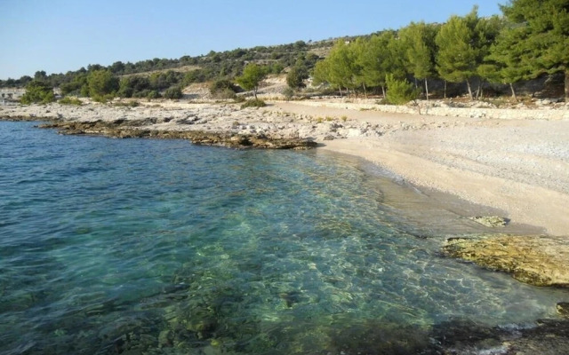 Neda - 150 M From Pebble Beach - A2