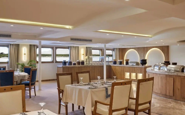 Mövenpick MS Royal Lotus