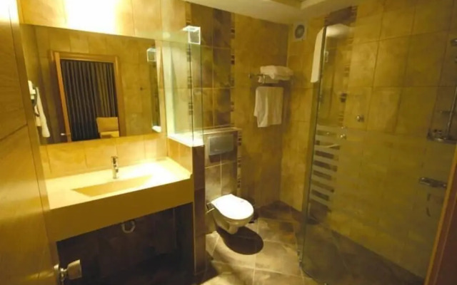 Hotel Ayata