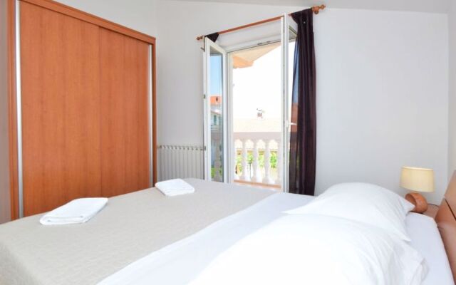Apartment Mladen Paros 38996
