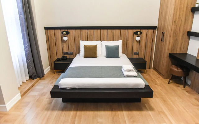 Luxir Hotel