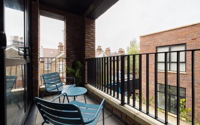 The Wembley Hideout - Stylish 2bdr Flat With Balcony