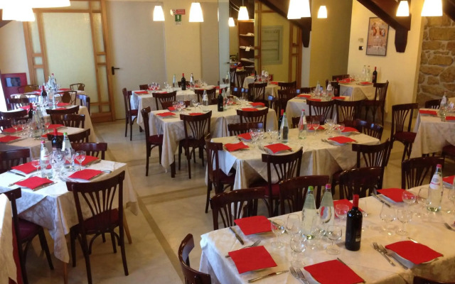Hotel Joli